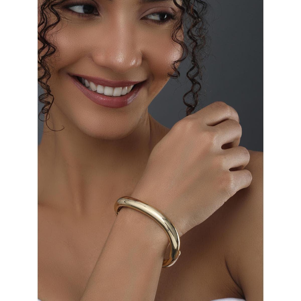 Elegant Gold Thin Bangle